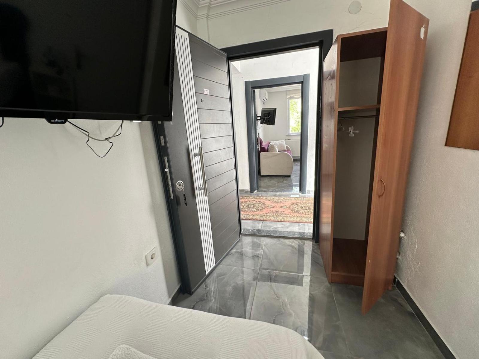 Centre Reach Otel Одрин Екстериор снимка